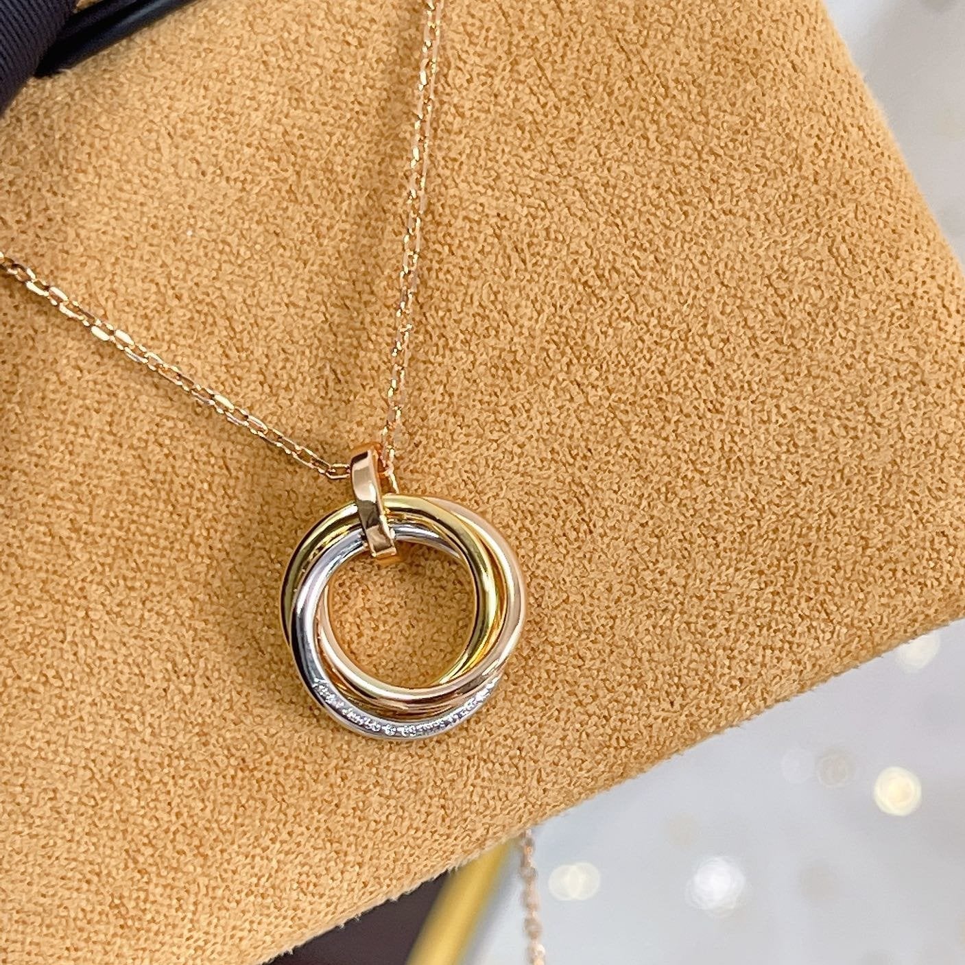 ¡®Loco¡¯TRINITY NECKLACE SILVER GOLD PINK GOLD DIAMONDS