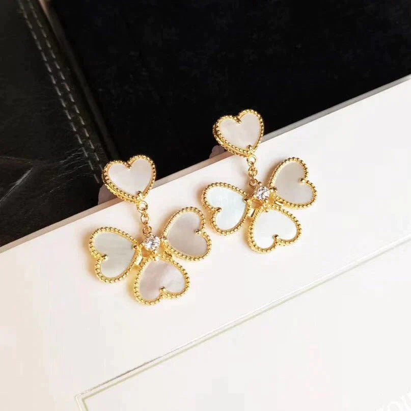 ¡®Loco¡¯CLOVER SWEET WHITE MOP EARRINGS