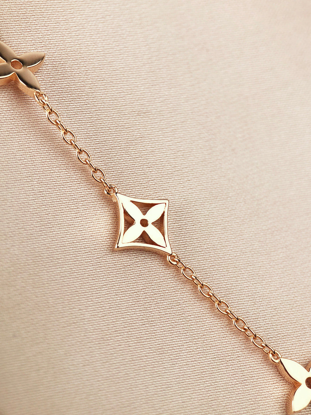 ¡®Loco¡¯STAR AND SUN 7 MOTIFS GOLD BRACELET