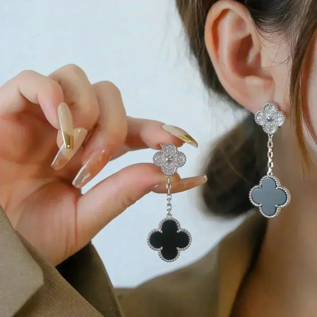 ¡®Loco¡¯CLOVER 2 MOTIFS  DIAMOND ONYX EARRINGS SILVER