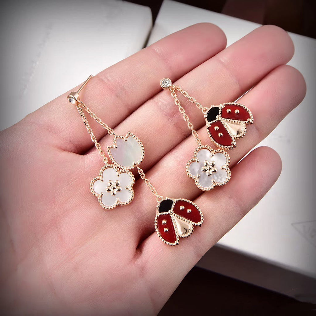 Loco LUCKY LADYBUG WHITE MOP ピアス