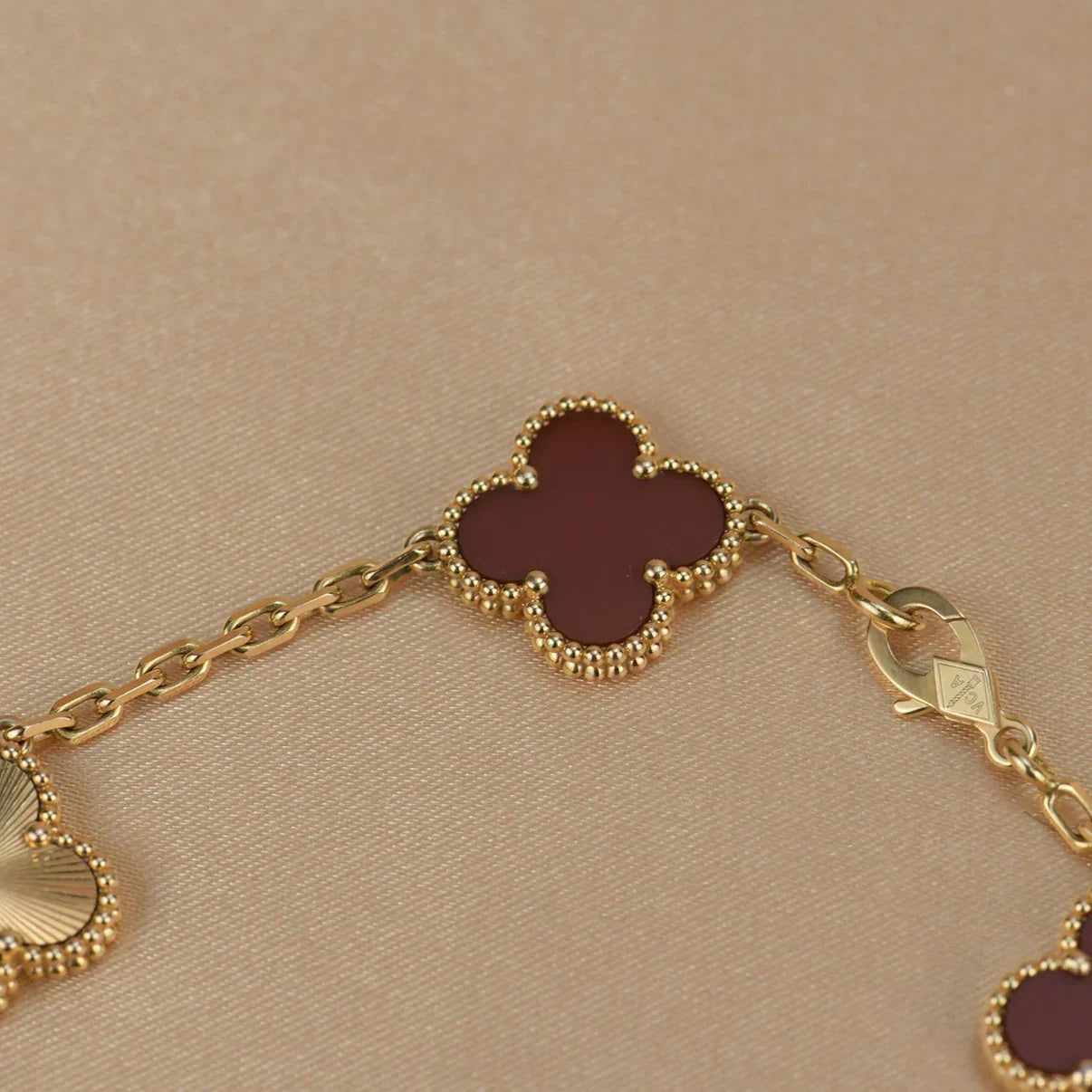 [Loco]New  CLOVER 5 MOTIF RED CORNELIAN BRACELET COLLECTION