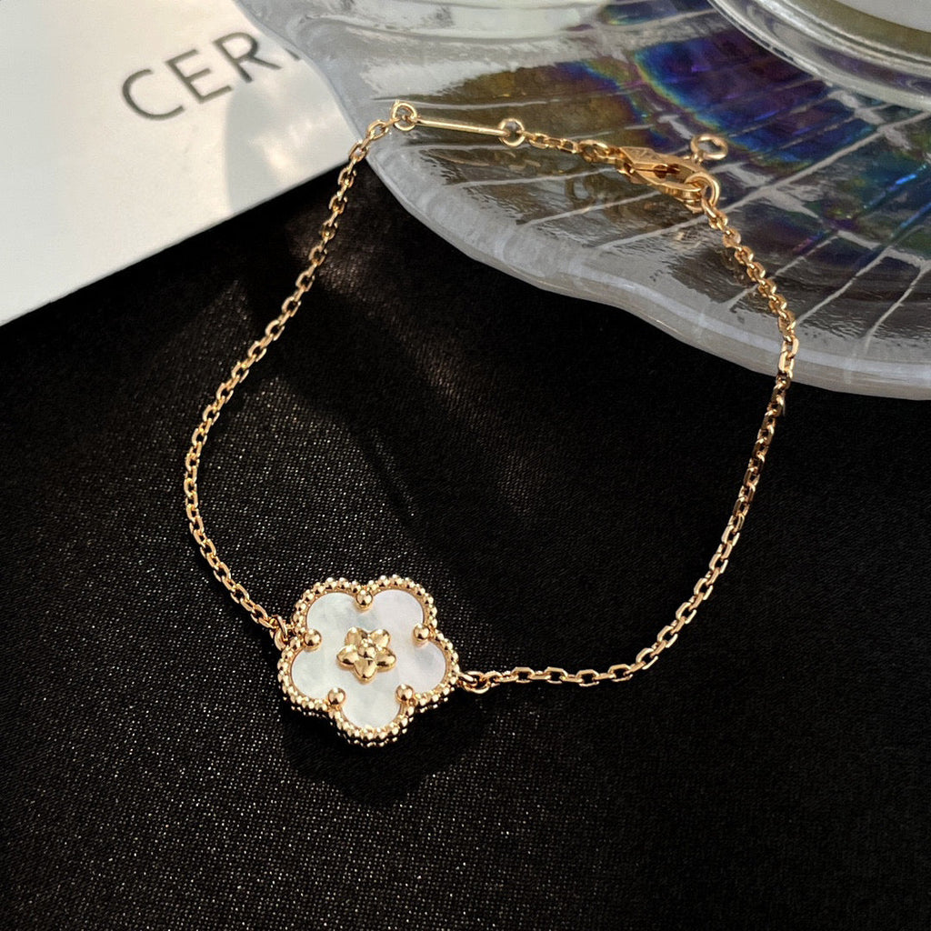 ¡®Loco¡¯LUCKY WHITE MOP PLUM BLOSSOM  BRACELET