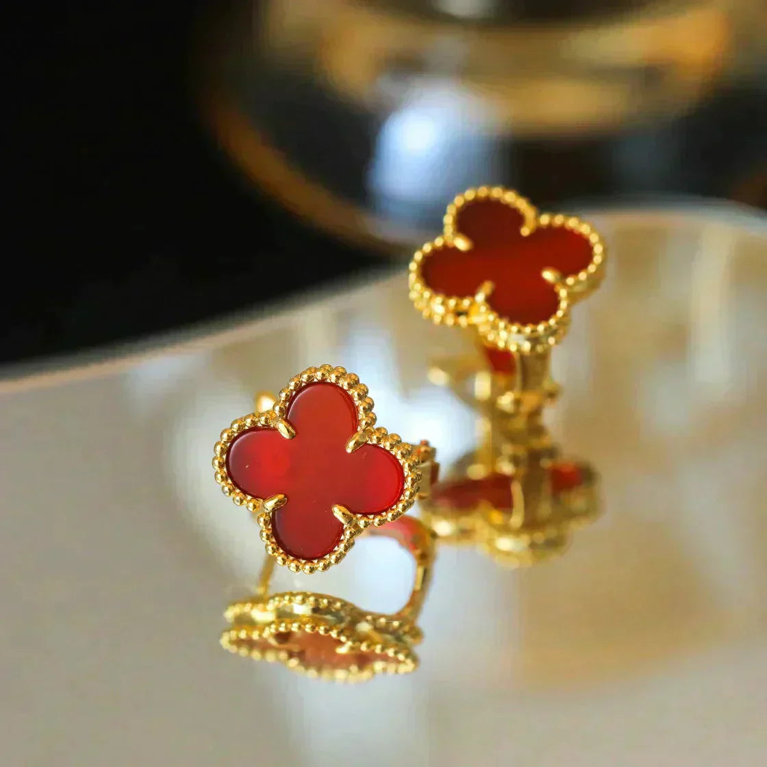 ¡®Loco¡¯CLOVER MEDIUM 1 MOTIFS CARNELIAN  EARRINGS