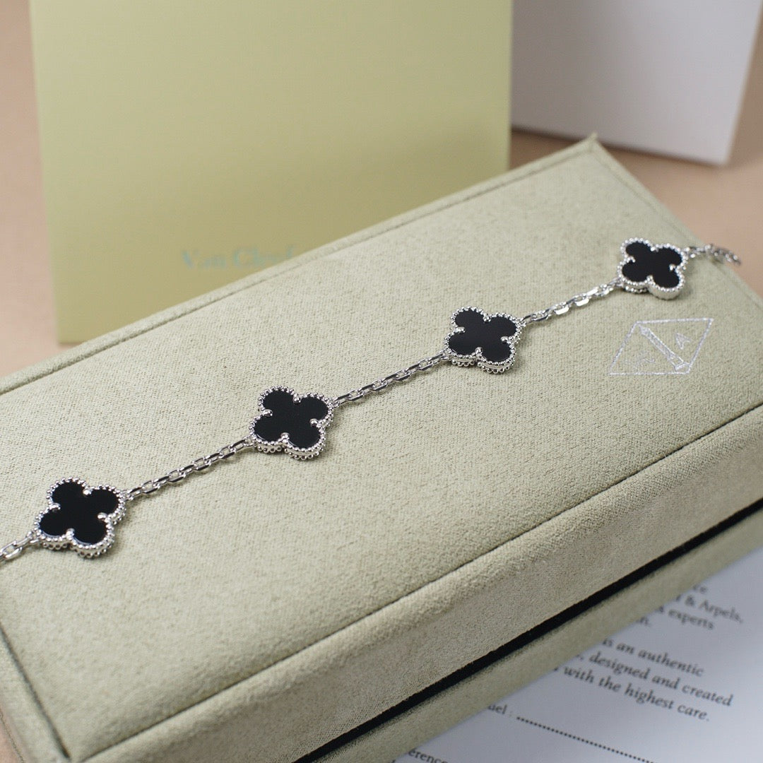 [Loco]New CLOVER 5 MOTIF ONYXS BRACELET COLLECTION