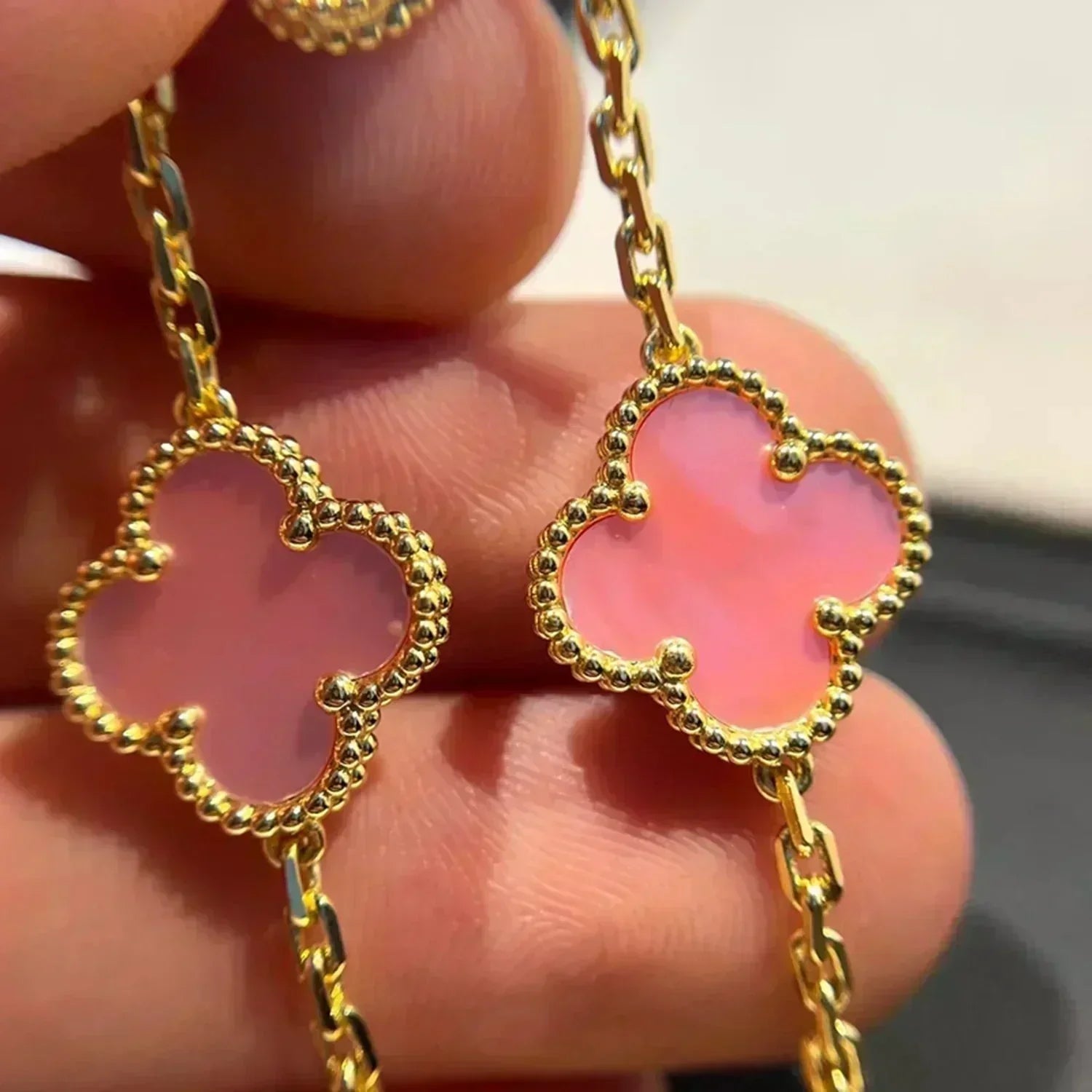 [Loco]New  CLOVER 5 MOTIFS  PINK MOP BRACELET COLLECTION