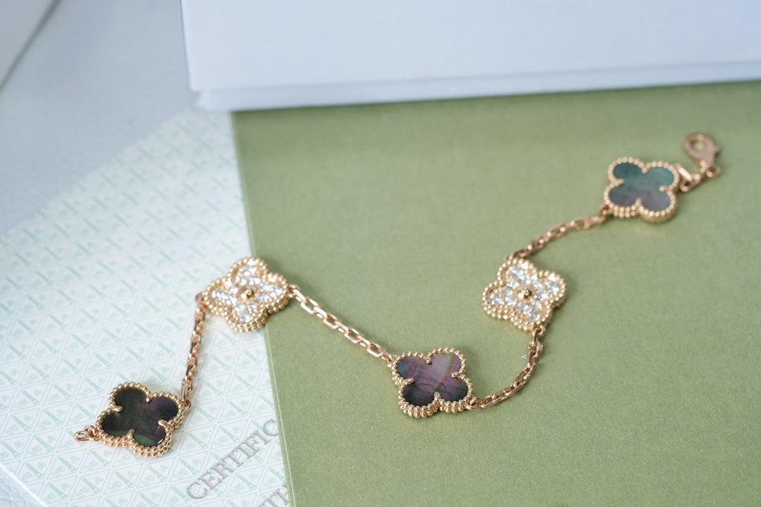 [Loco]New CLOVER 5 MOTIF GRAY MOP BRACELET COLLECTION